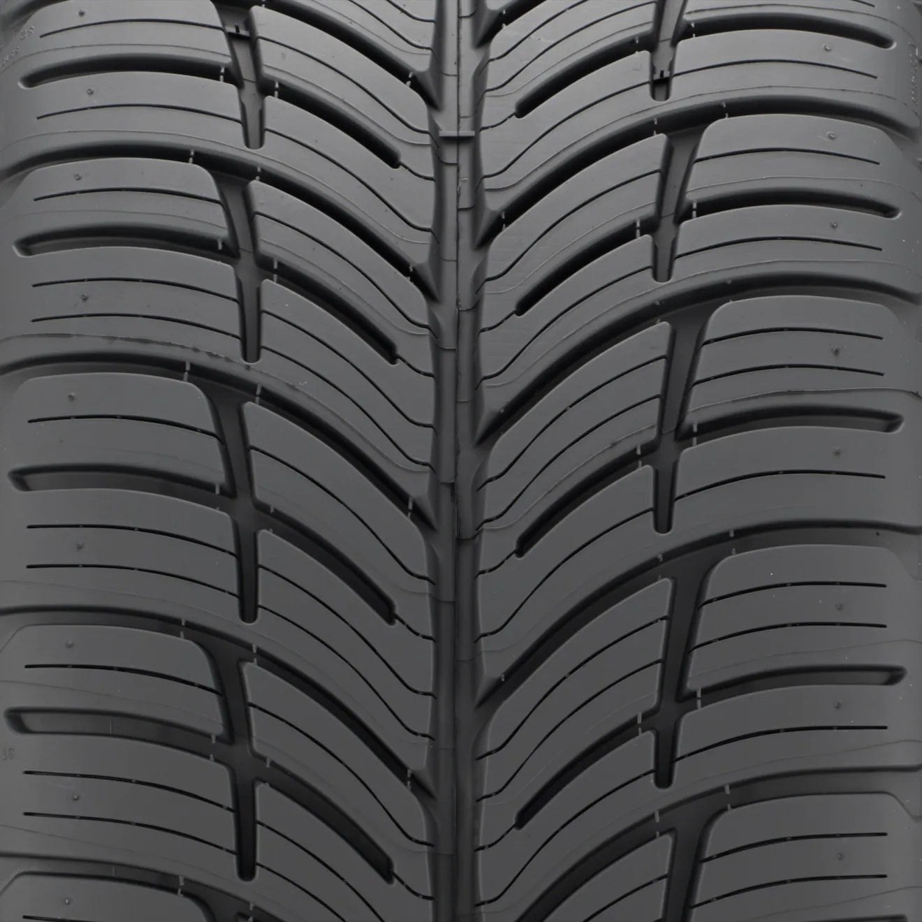 BF Goodrich G-Force Comp-2 A/S PLUS Tire