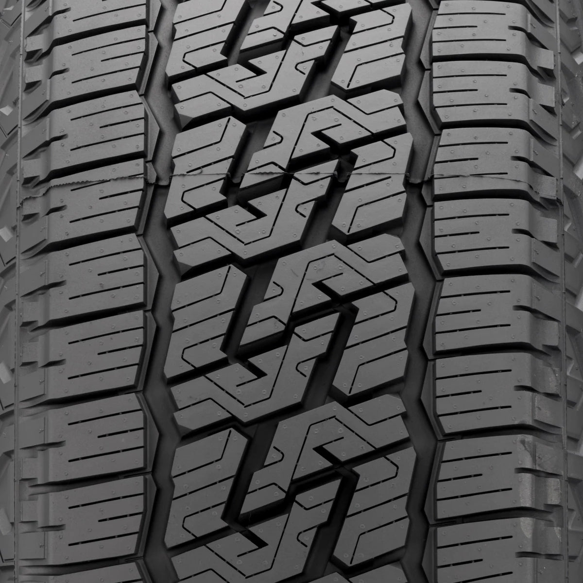 Nitto Nomad Grappler Tire