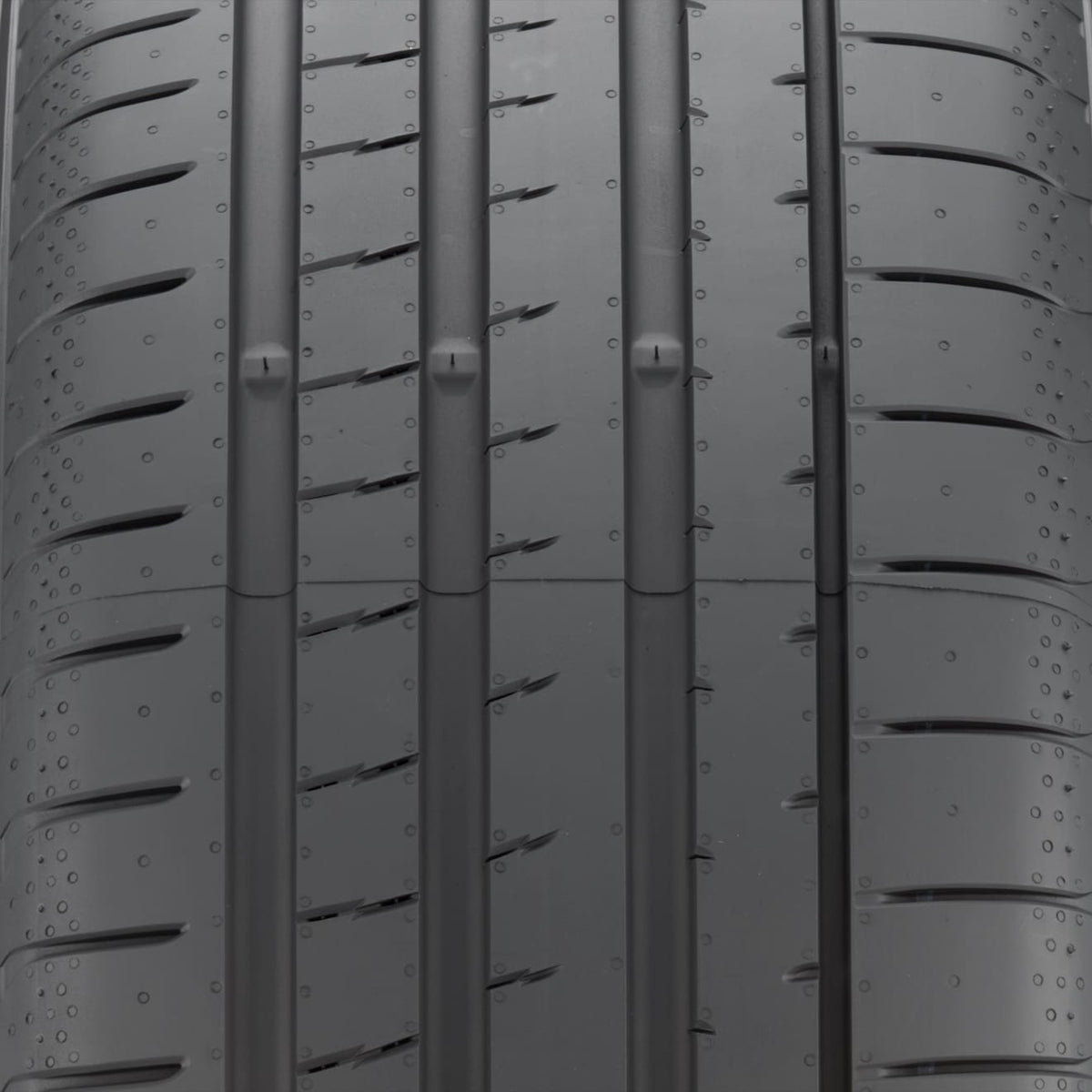 Yokohama Advan Sport V107 Tire