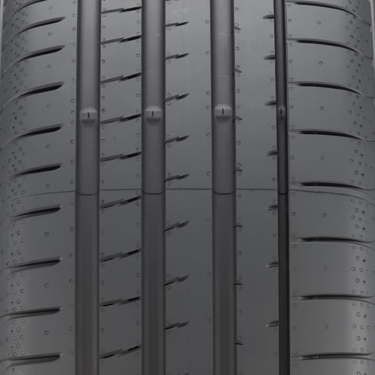 Yokohama Advan Sport V107C Tire