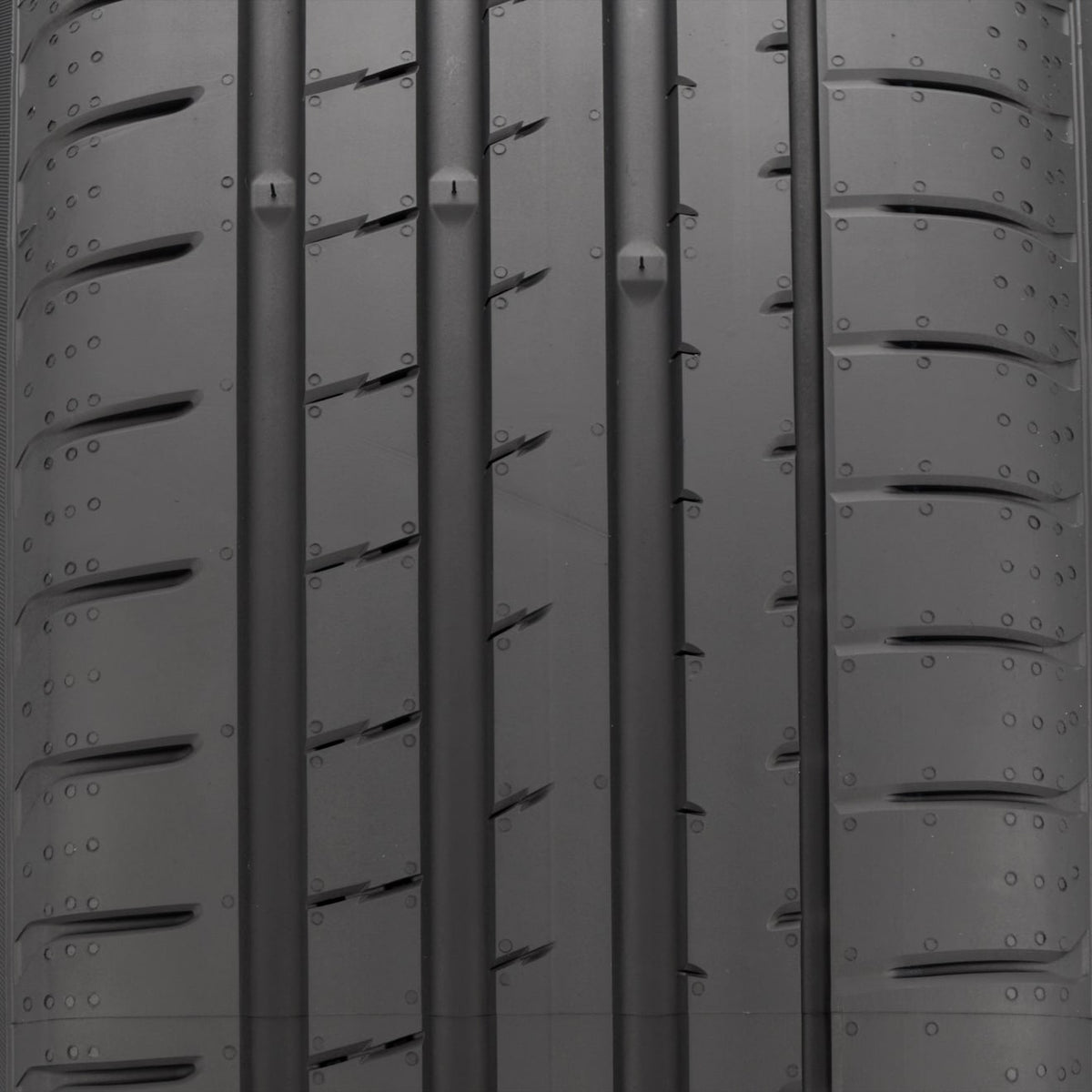 Yokohama Advan Sport V107F Tire